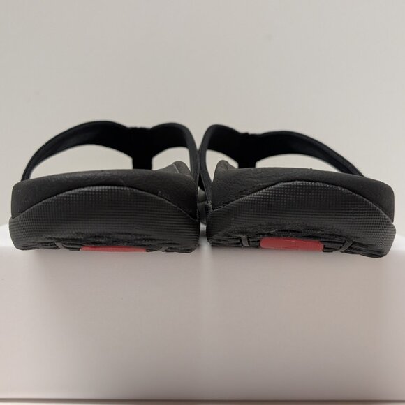 Vionic 44 Wave Toe Post Sandal in Black/Black - Picture 12 of 15